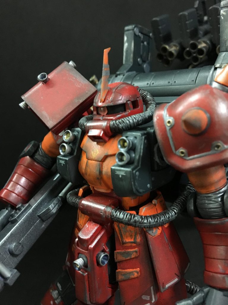 改修部分その1
モノアイをキット&ホイルシールから一部部分を削り落としてHアイズに変更。