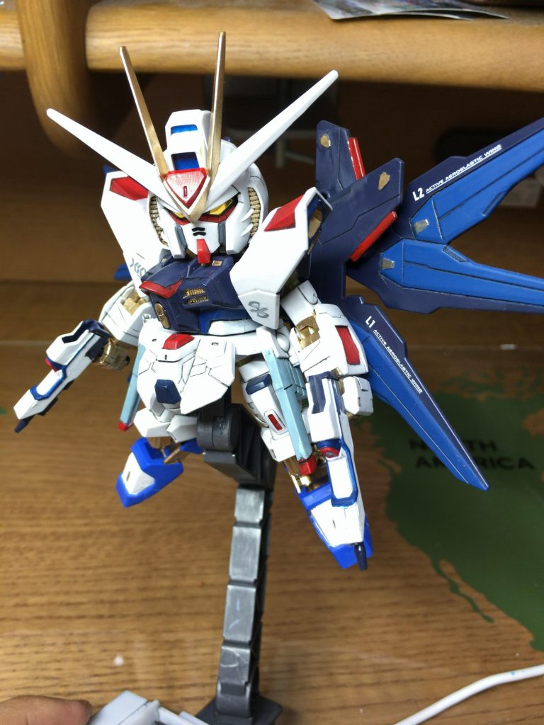 デカールはmgフリーダムから。