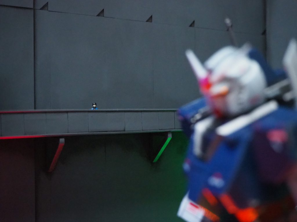 『起動』–4枚目/制作者：ヤマクロス