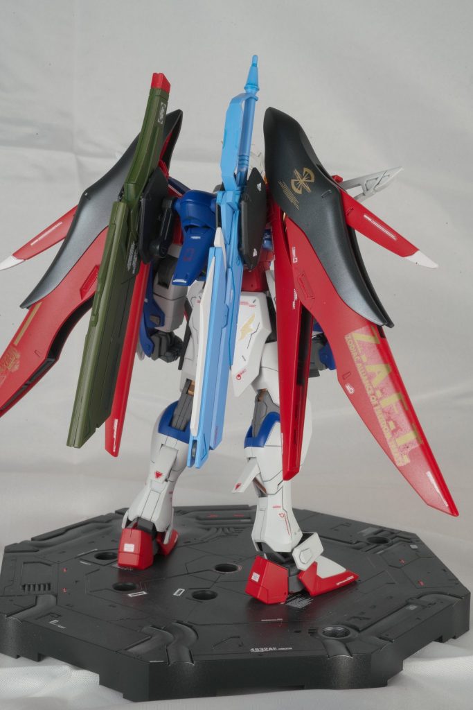 羽はアピールポイントになるように極力ハッタリが利くようにデカールを配置