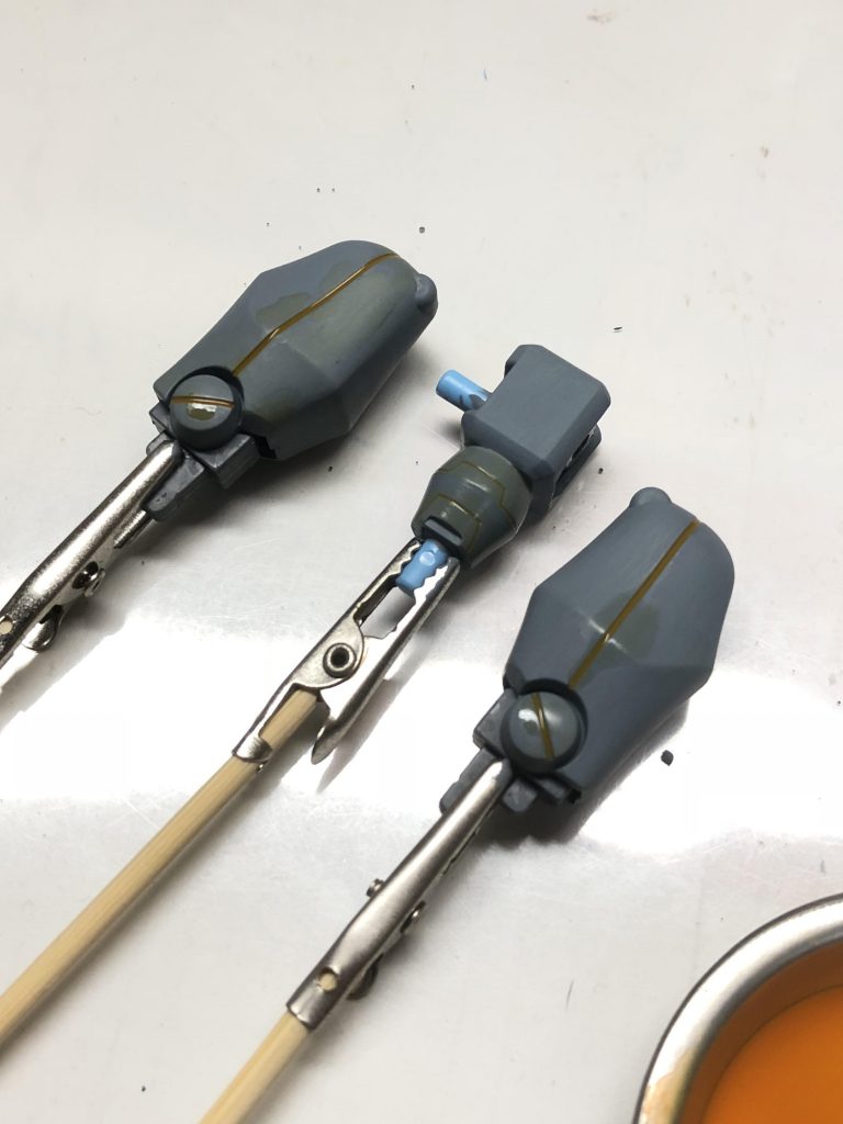 スミ入れはエナメルオレンジで...