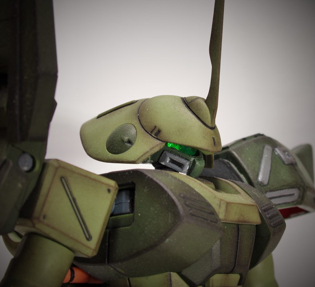 モノアイからジム顔に変更。