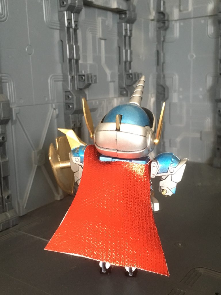 マントはキラキラ素材でお手製です！