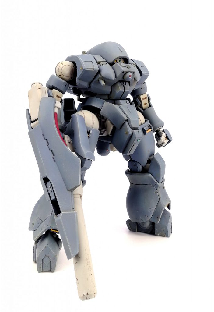 手持ち武器はTR-6の物をベースに加工。高周波振動ハンマー。