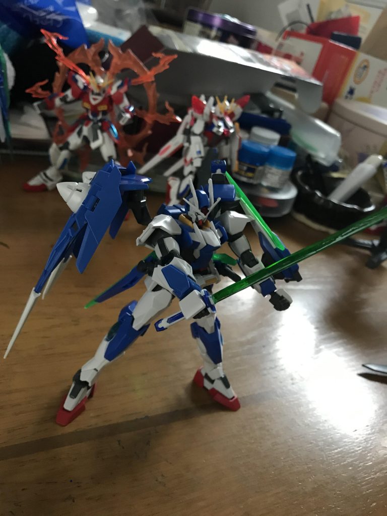 一番苦戦した刀です!名前は「GNカタナ   カタシキ・ソマリガタナ(型色・染刀)」
カミキバーニングの刀の刃を切ってクアンタのGNⅤの刃をつけました。