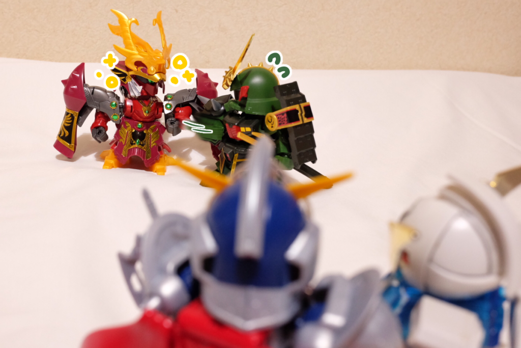 ???:いやー、あのホワイトドールと不死鳥に聞いて正解でしたね。まさかここにいるとは。見つかってよかったです
殺駆:烈火武者じゃないな。誰だお前
騎士:知り合いか?
殺駆:いや……