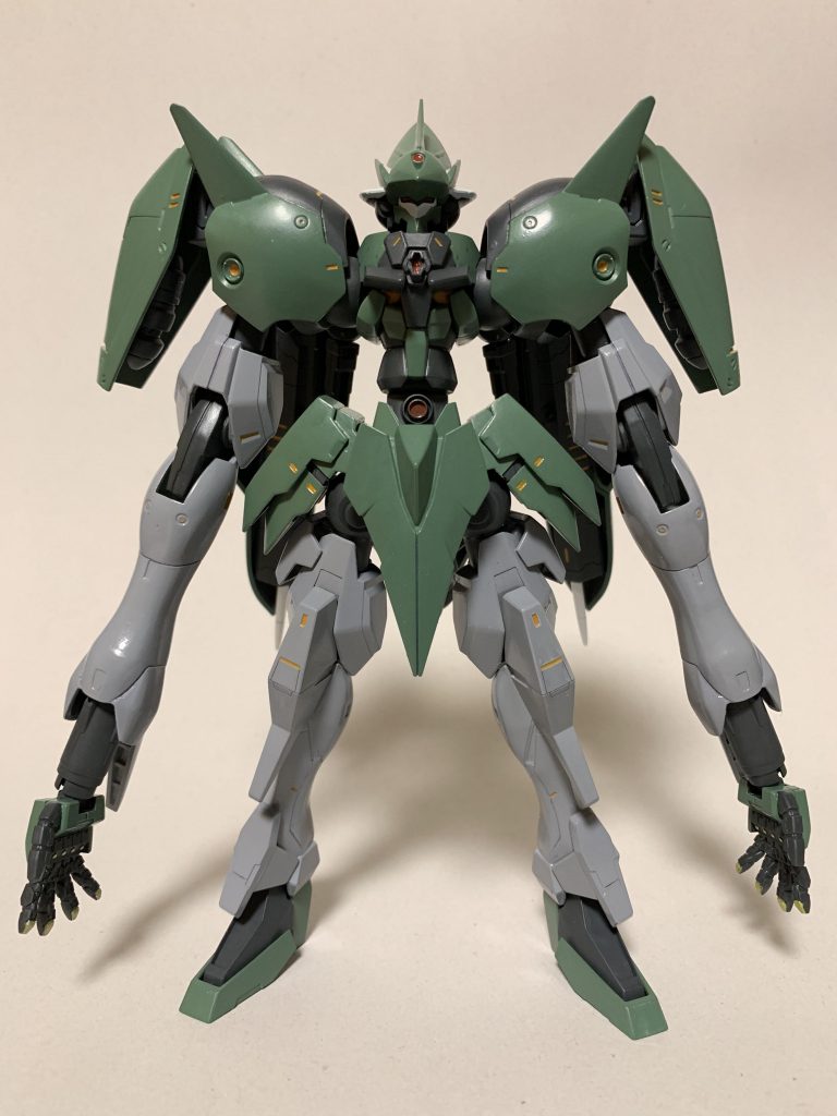 SS風に長々と書きましたが、いかがだったでしょうか？つまらなかったらゴメンナサイm(__)m　
機体の説明をします。
第4期LEV ヴェルクートNP/AD-C
ヴェルクートの局地戦用派生機の１つ。本機体は閉鎖空間(主に地下施設内)での阻止、防衛戦をコンセプトに改修が加えられ、施設の破壊を最小限に抑える為に近接格闘戦用に調整されている。
射撃兵装をオミットした事で、出力に余裕が出来、四肢の大型化で、兵の古操兵シュナイダーをパワー面で大きく上回る。
閉鎖空間での運用を想定している故に、特徴的装備であるテロルブースター1基はオミットされ、腰部へ移設されている。
また、本機体には、通常型の兵装は一切用意されておらず、独自の固定兵装を装備している。

＜腕部固定兵装＞
肩装甲内に高出力発電ユニット、マニピュレータに放電端子を備え、掴む事で対象に高圧電流を流す。手持ち武装が無い分、リーチに若干の不安が残った為、手首をワイヤーで射出する機構を採用。
＜背面固定兵装＞
背面サブアームに、エネルギー伝導体を用いたパイルバンカーを装備しており、こちらが本機体の最も恐ろしい武器である。
※
NP=ノンパイロット(無人)
AD=エリアディフェンス(限定領域防衛)
C=ケイブ(地下施設)