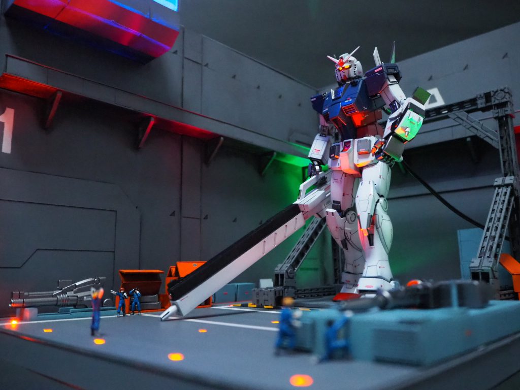 『起動』–6枚目/制作者：ヤマクロス