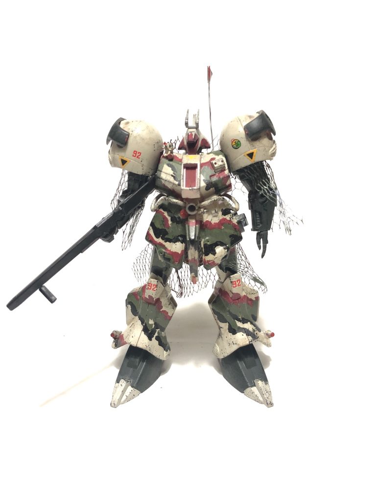 まえ
装備
VF17多目的ガンポッド
サザビー専用大型ヒートトマホーク
三点式長距離観測ビーコンetc