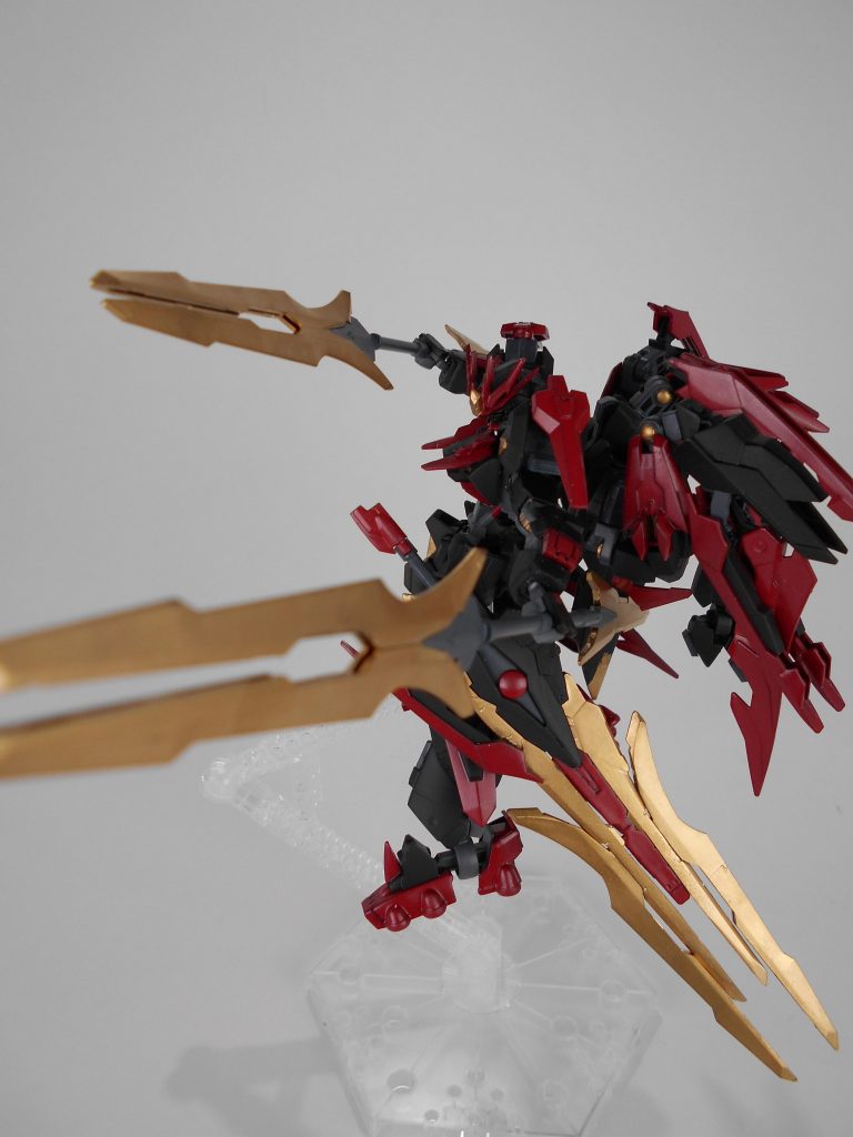 GNパルチザンⅡ改・「イルマシィ」、ランスモード。一騎当千モードで追加された装備で基本的には後述のファングモードで使用されます。
イルマシィはギリシャ語で「過熱」の造語です。