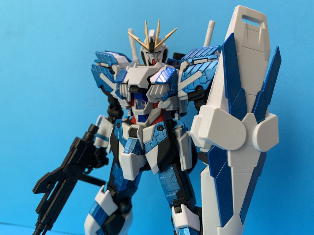 通常C装備。外装グレー部を黒にしてみたところ中々珍しい配色になったなと気に入りました。青背景は良くなかったかもしれない…。