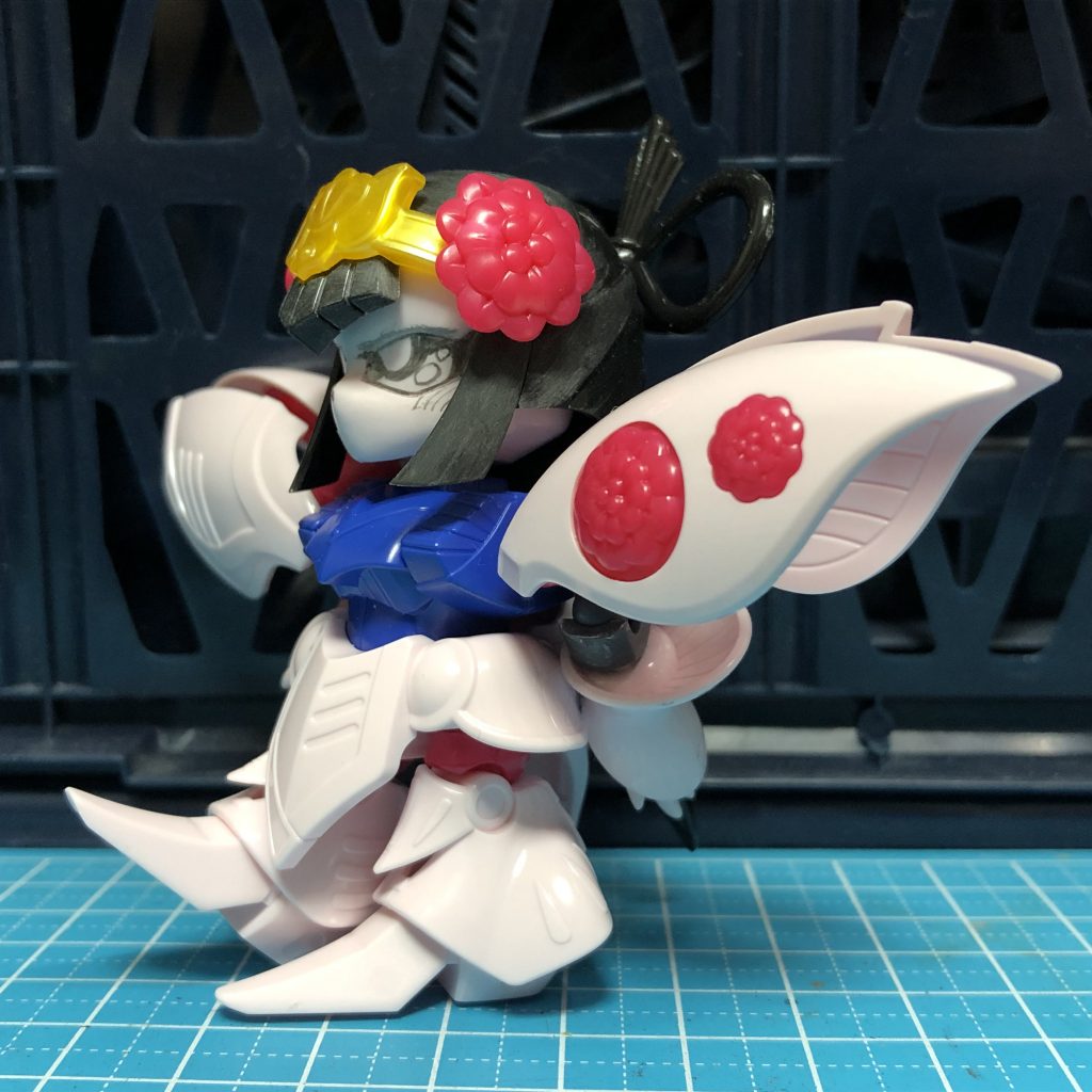 手を後ろに回したりなんかもできちゃいます。