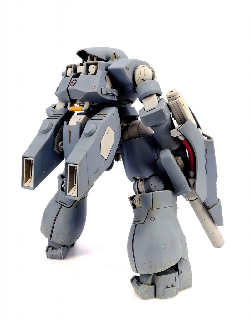 背中はリーオーの胴。尻にディジェのバックパックで加速ユニット。