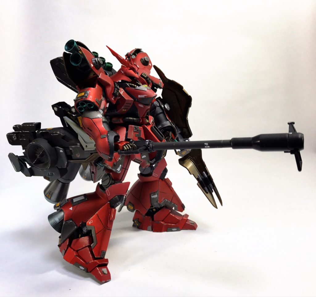 バックパックに繋がる大型武器は取り外さずに射撃体勢を取れるように関節を自作