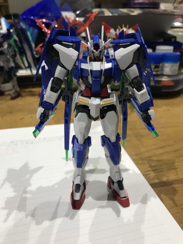 これが、テスト勉強の息抜き2時間程度で作った雑中の雑なガンプラです!
