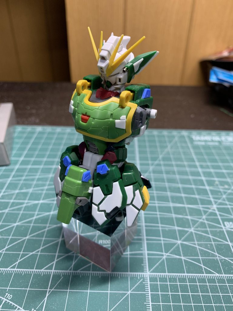 スカート部のプラ板追加部分です