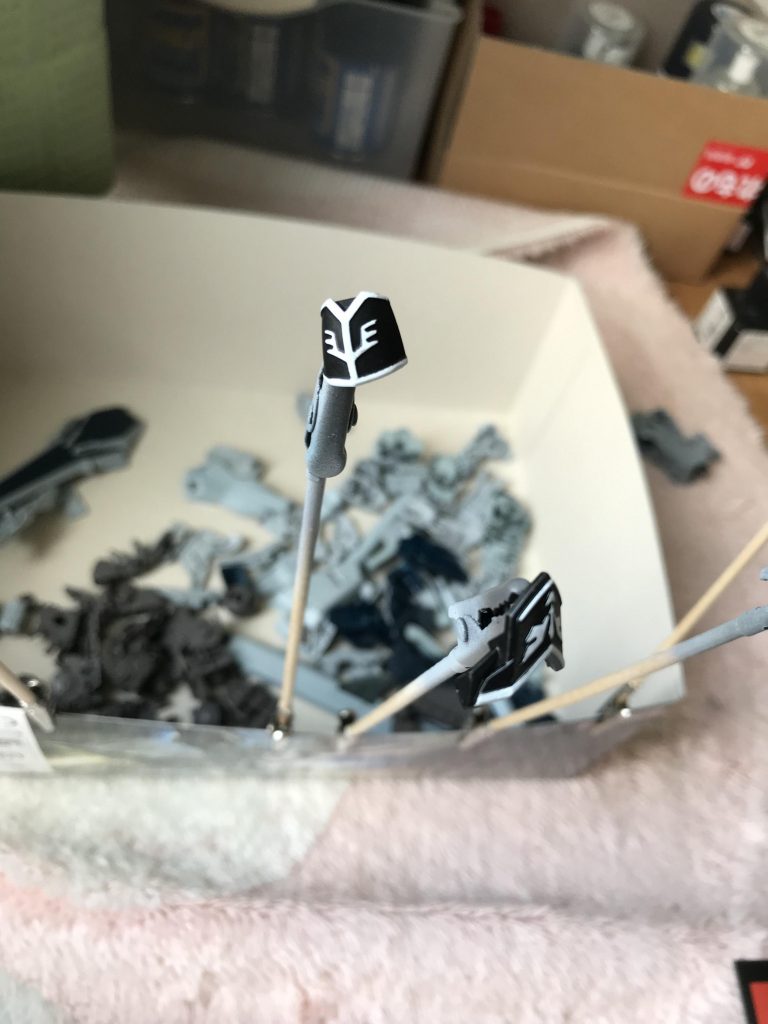 エングレービングはエナメル拭き取りです