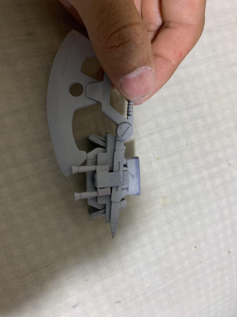 当然、ハイザックの武器も使えるだろう？という妄想から、ヒートアックス、ミサイルランチャーを自作し一緒に盛れるようにしました^_^