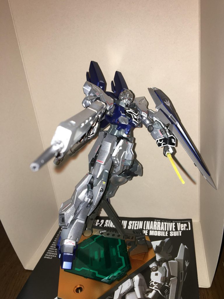 ハイ・ビームライフルは大きめで少し重さが有りますが問題無くポージング出来ます