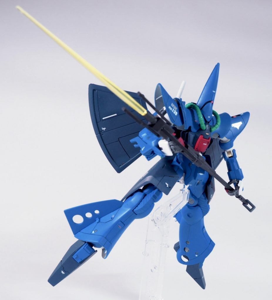 手首はフェダーイン・ライフルを持ちやすくするためRGウイングガンダムの可動手首を加工して使用してます。