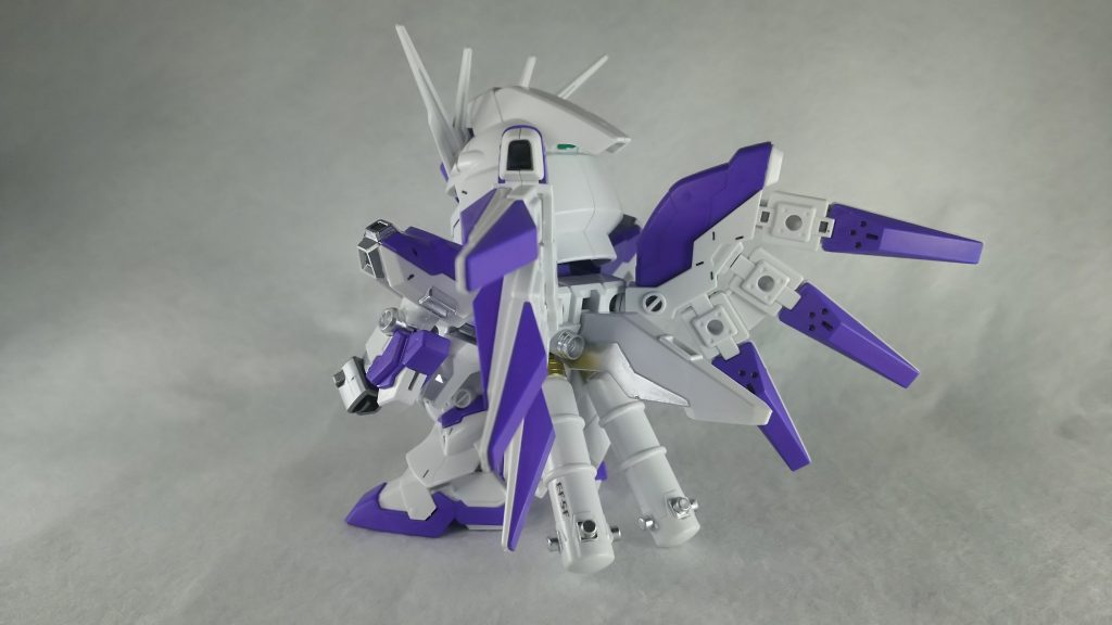 斜め後ろ
プロペラントタンクの銀の部分塗るのは難しかったけど楽しかったです。