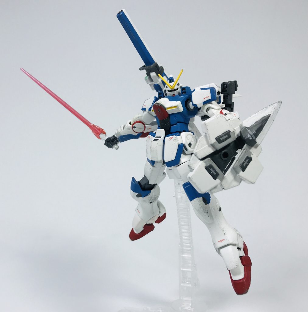 ## *[ビームサーベル]*

腕部に格納されているビームサーベル。