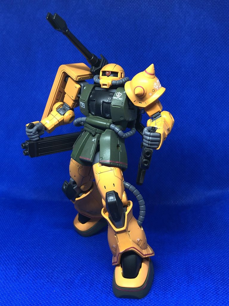 こっちは1/100旧キットの箱絵風のナニカ。正面から走ってるようにってどうやって取るのかな...