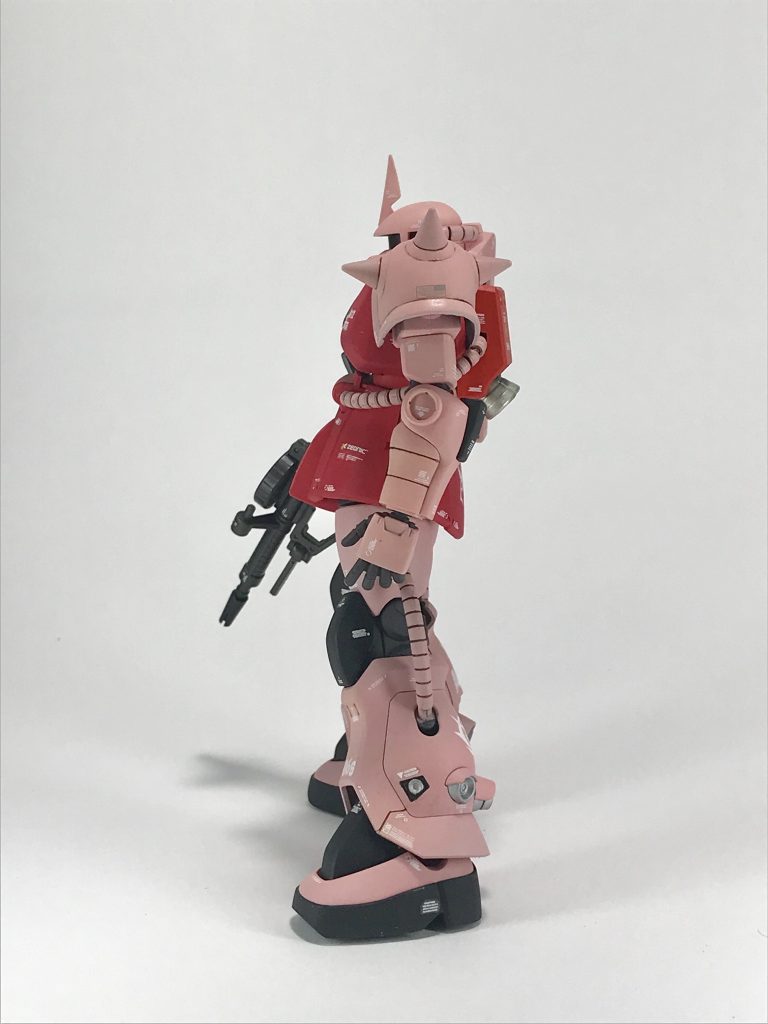 サイドショット2
R型の胴体を使用しているので、S字立ちが出来ます。