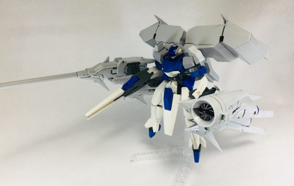 デンドロビウムを装備！
シールドを腰の部分に。磁石で止めてます。
デンドロビウムを縦に割り……とか我ながら無茶苦茶してる気がしてきました。