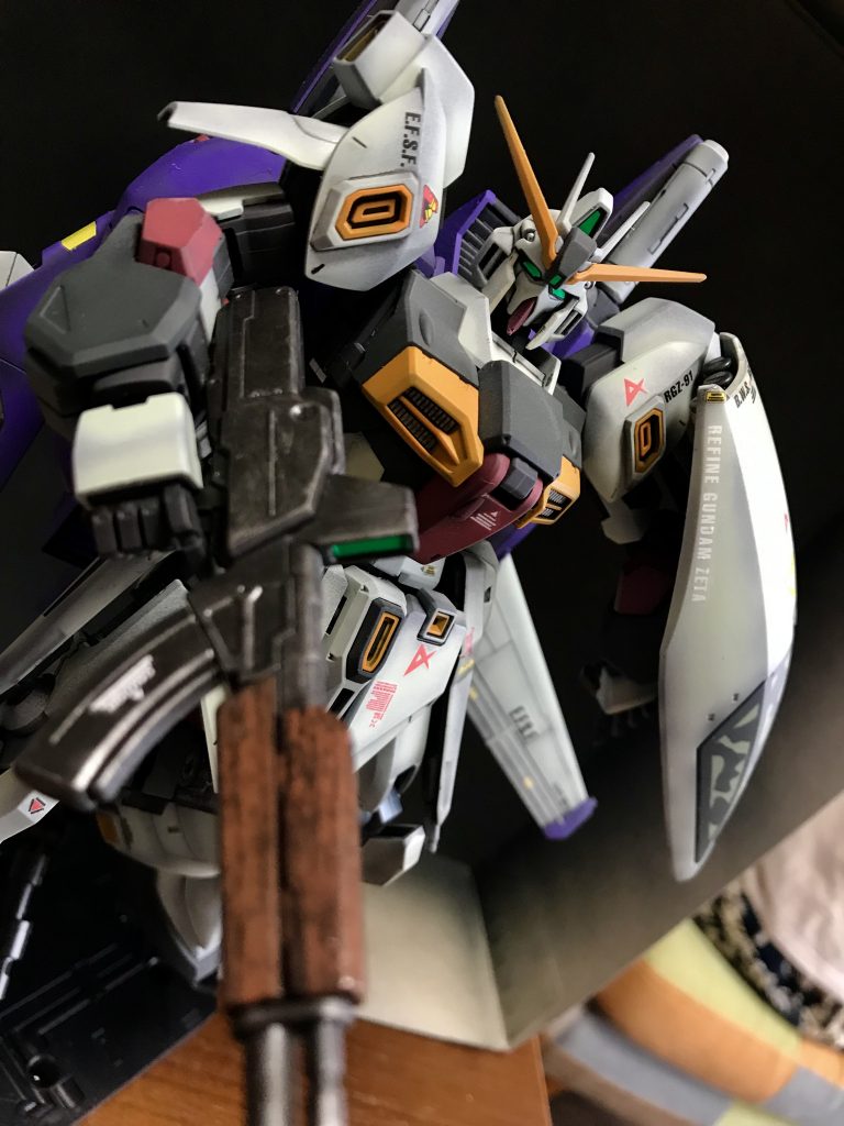 カッコいいなぁ…リガズィカスタム…ホンマに好きです^_^もし、逆シャアの時にリガズィカスタムだったらどうなってたんでしょう…