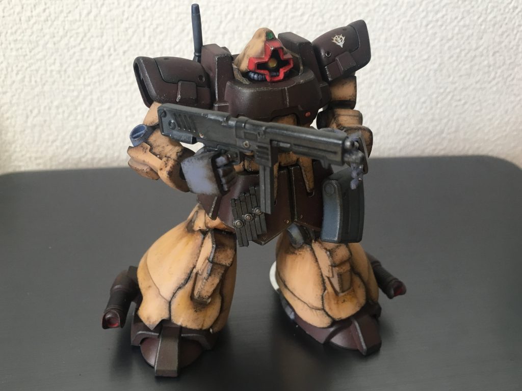 立て膝とかのポーズとりたいんだけど、これが精一杯。