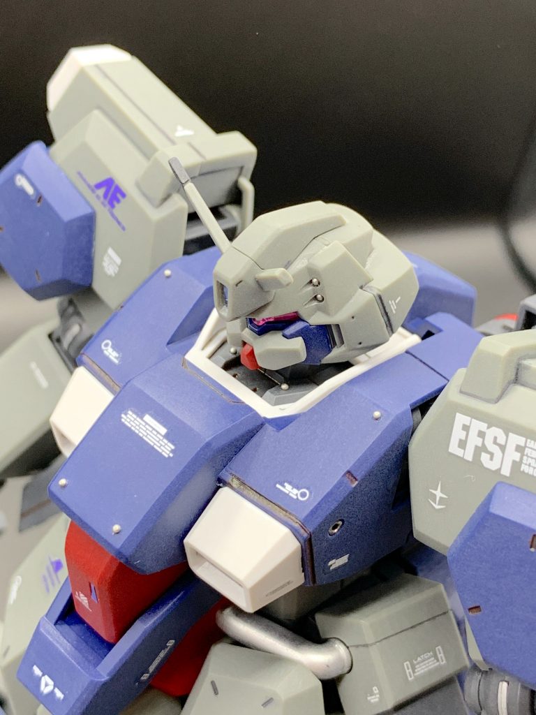 センサー類はラピーテープで青にしてカラーを変えました。