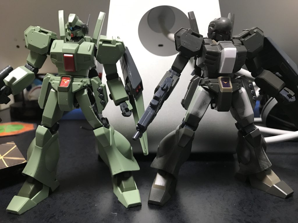 ジェガンD型から太ももの端を切り出してボリュームアップしています