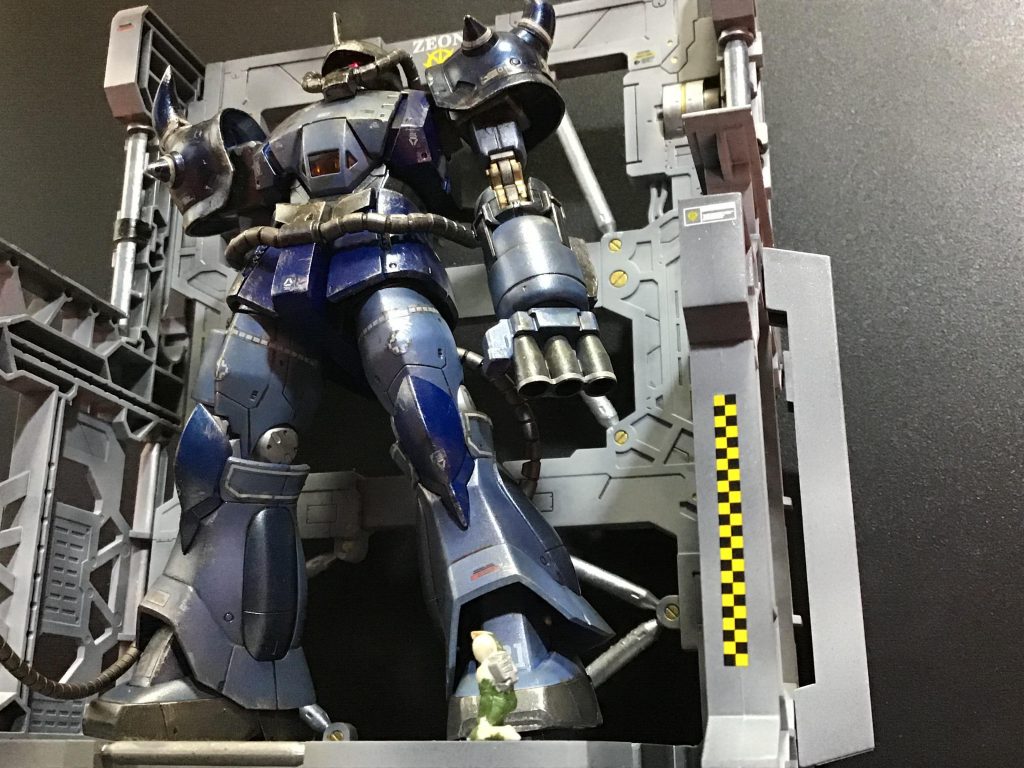 ジオン軍専用ハンガーを作りまして、ハンガーもちょっと汚しました～