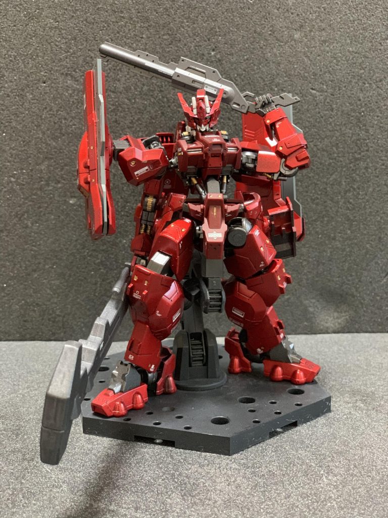 デカい剣に ショットガン！ 
これだけで もう満足です