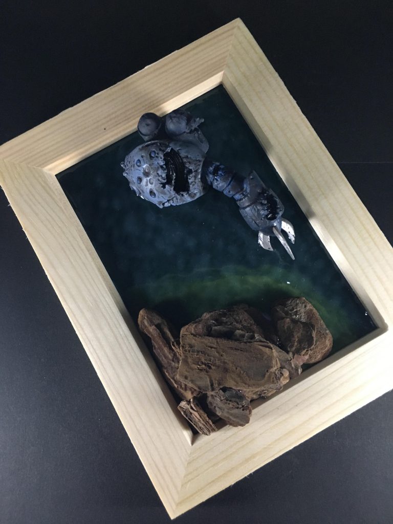 100均の写真立てがベースになってます。
水の色は水底カラーを使いました。