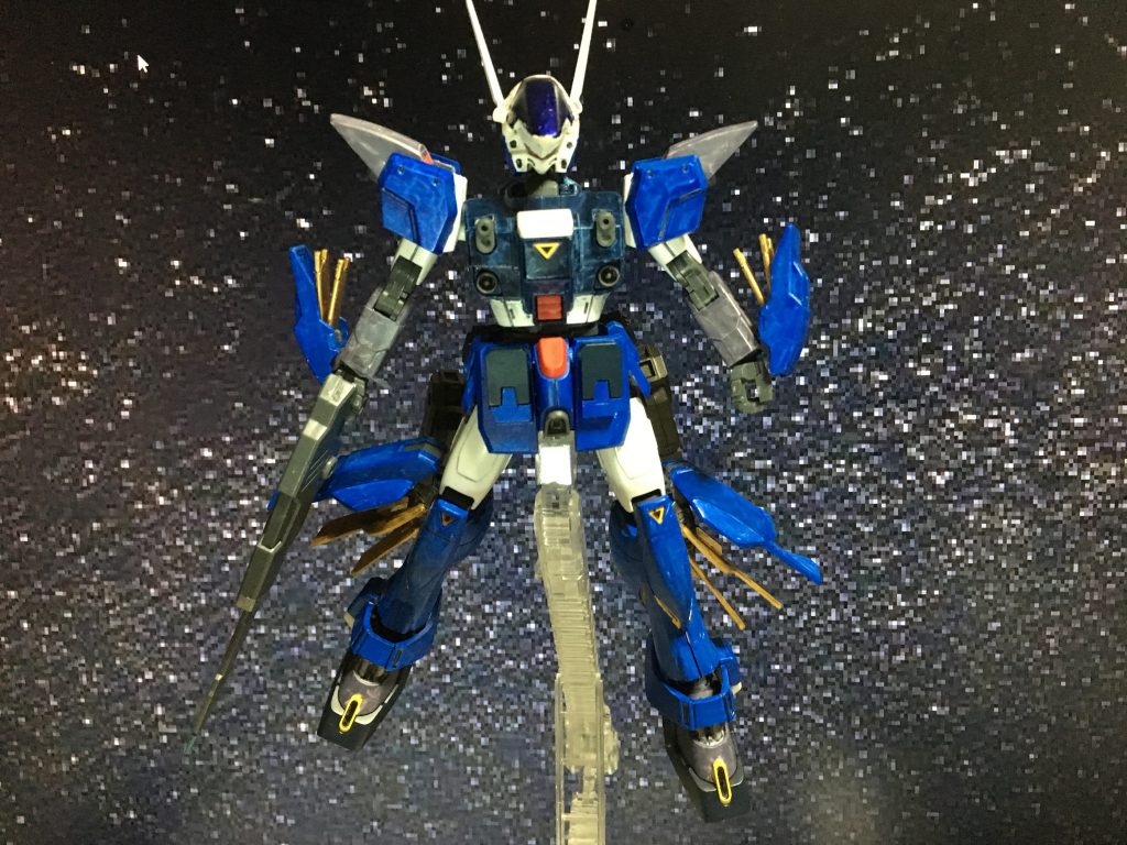 両腕・脚のカバーを開いてオーバードライブモード。スピードはさらに増し流星のように尾を引く光しか見えない。