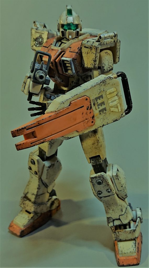 付属のシール、マスキングシールは使わずにガンダムデカールと
ユーカリ模型展示会で購入したデカールなどを使用しました。
*もったいなくてなかなか使えなかった