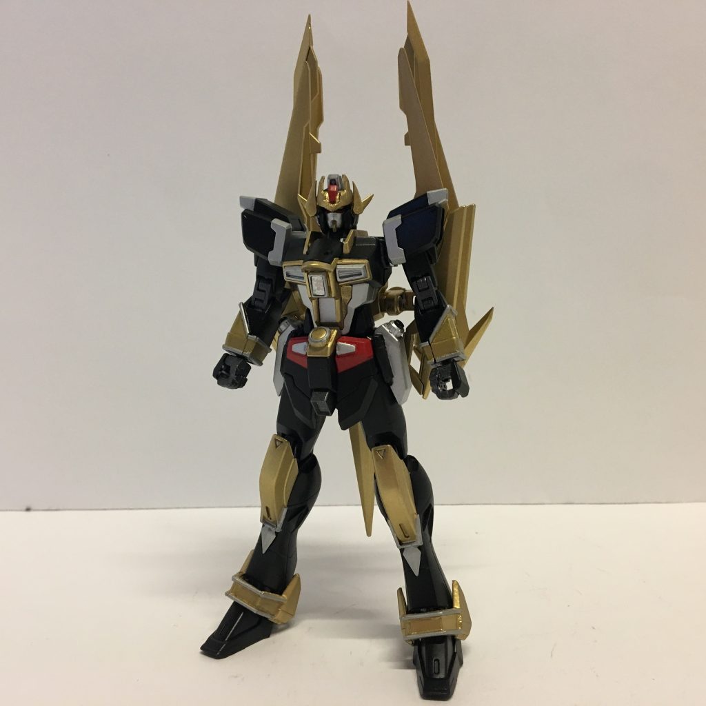 全体は黒と金を強調して、マスキングテープでの色分けにも根気を入れました。