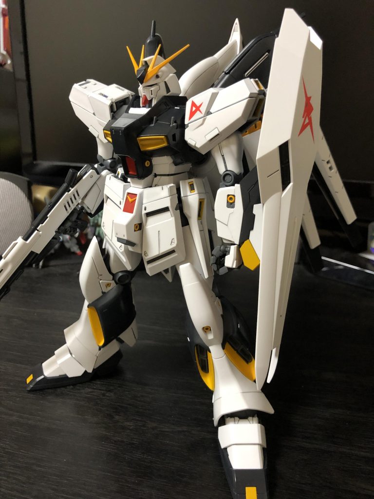 頬からアゴ先にかけての四角い感じに違和感があったのでマスクを削ってシャープに