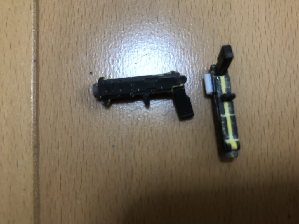 こちらも象徴的なハンドガン
ノーマルはボリューム薄くて貧弱なので
2個イチにしてボリュームアップ！
ちなみにレイピアの時もそうですが
今回のミキシングは
「グレイズアイン」「ヴィダールx2」の
ミキシングです 正確には
ガンスタ初投稿の
(真)キマリスヴィダールに使用した
ヴィダールの余剰パーツとの
「ヴィダールx2」です