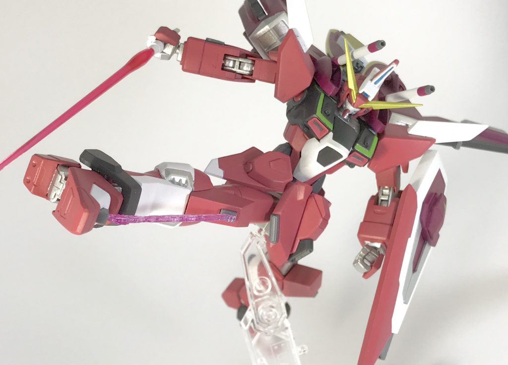 ビームブレイド
脚を大きく動かせるので良い感じにポーズ決まります。