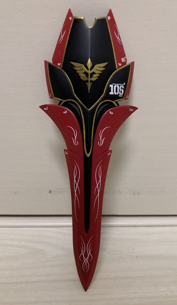 盾はデカールで派手に