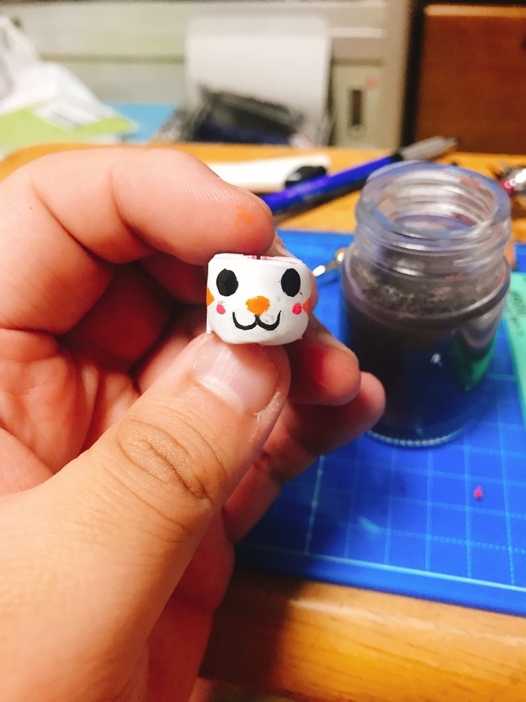 顔はパテ盛りの後筆での手書き。
バランスが難しいf^_^;