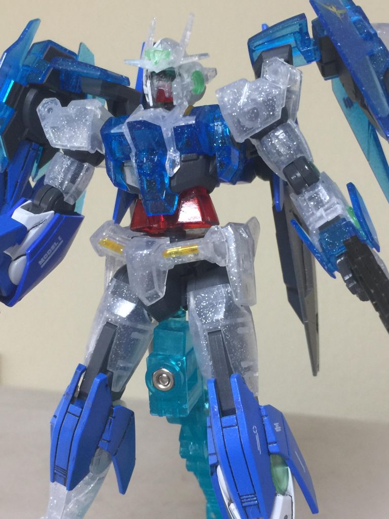 ガンプラのクリアカラー版は
作るのに 抵抗あり 初めて
制作しました。
初めての クリアカラー版を制作したので
ちょっとだけ 苦戦しました。