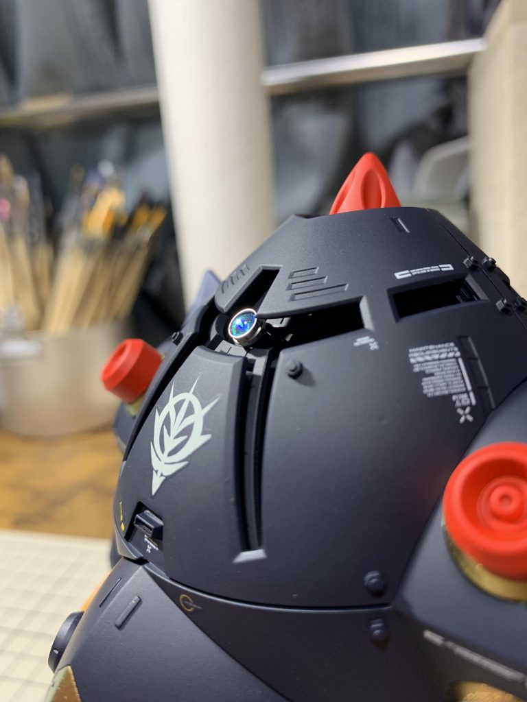 モノアイをメタルパーツにしています!!