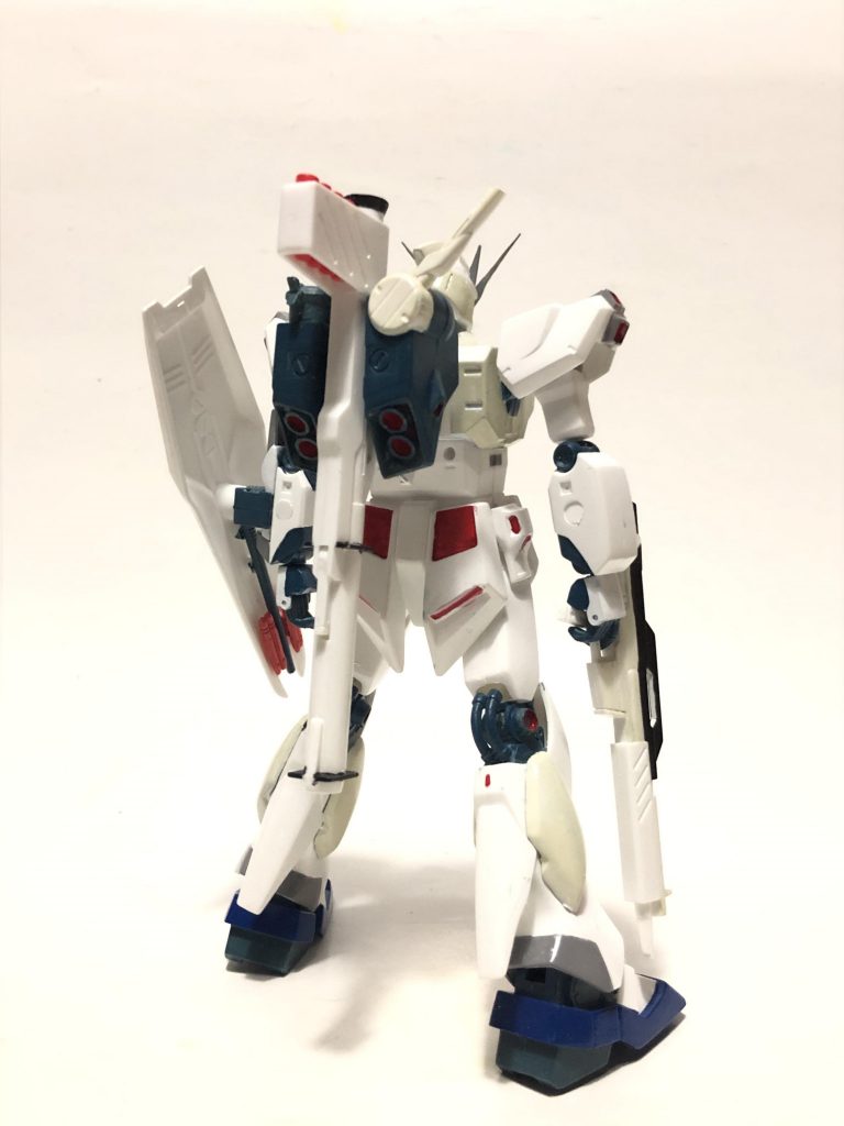 うしろ

バックパックにジャンク咬ませて取り付けてた！

ほんとはシールドにビームライフル、ハイパーバズーカセット出来るようにしたのに撮影忘れたww