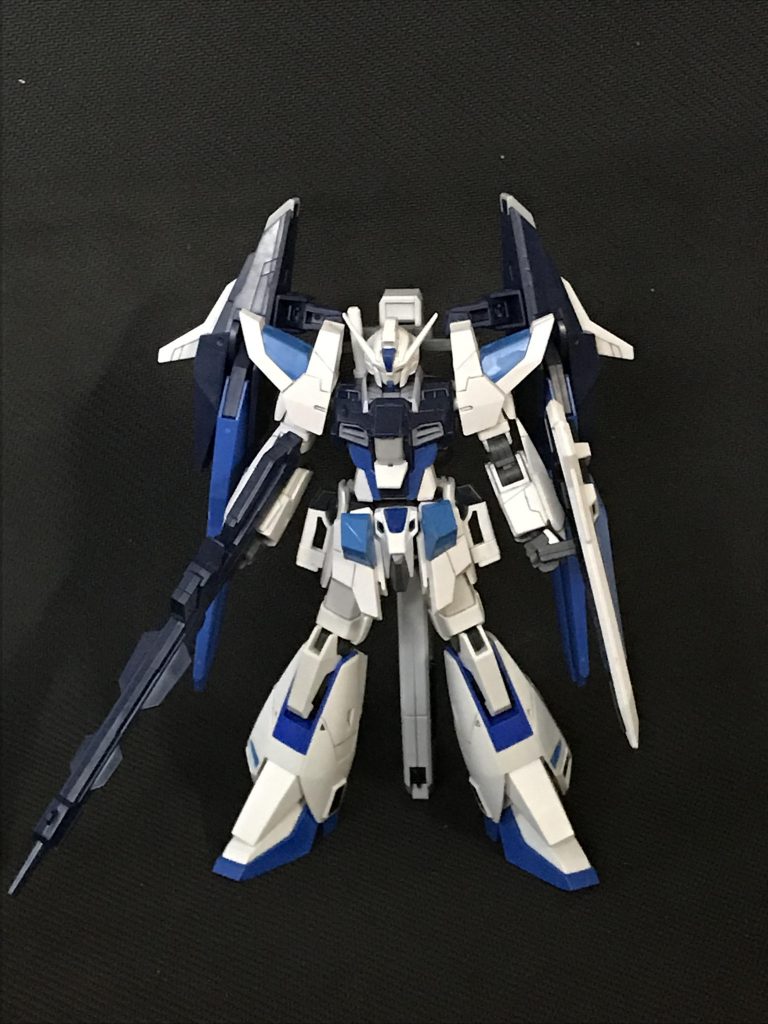 前面。わかりやすいですが足は丸ごとZに変えてます。今回もガンダムマーカーエアブラシシステムを使って塗装してます。追加装備の使用キットはZ、DX、ヘイズル2号機、アメイジングストライクフリーダムです。