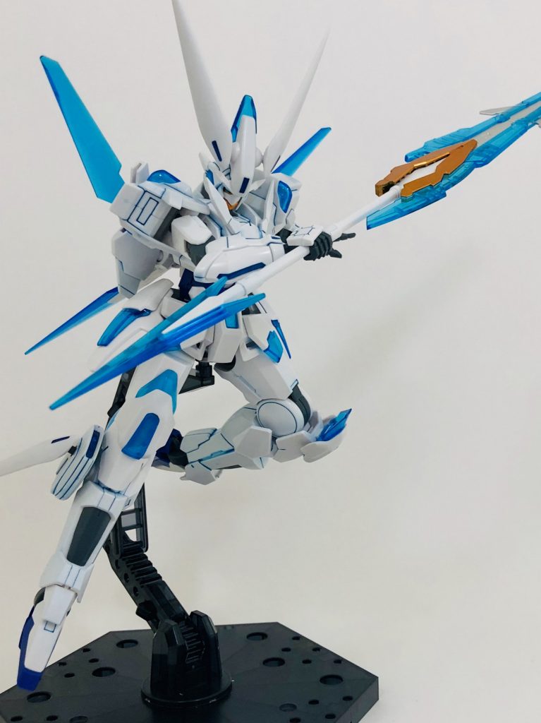 実は初期案はコッチで、ここから引き算して考えたのが第一形態になります。