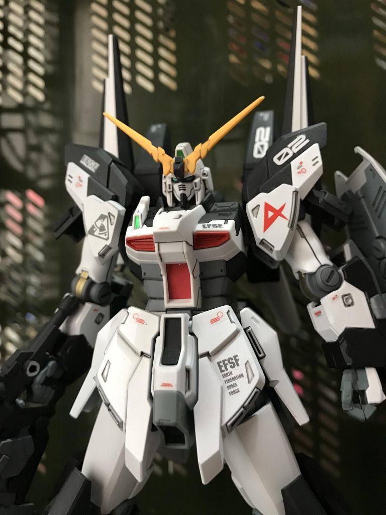 Hi-νガンダム typeR–9枚目/制作者:真樹京介